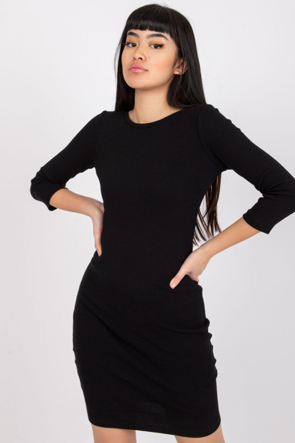 Krátke obtiahnuté šaty Batumi s odhaleným chrbátom s čipkou čierne